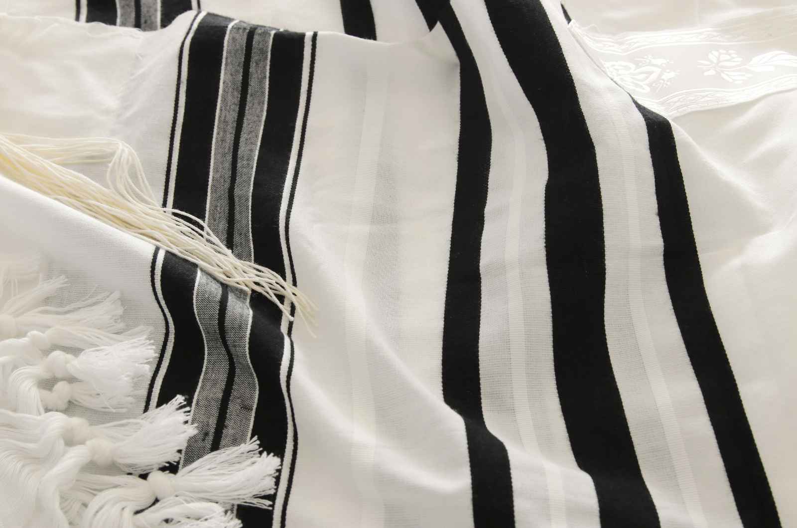 ?What Size Tallit Do I Need פורטל המתנות