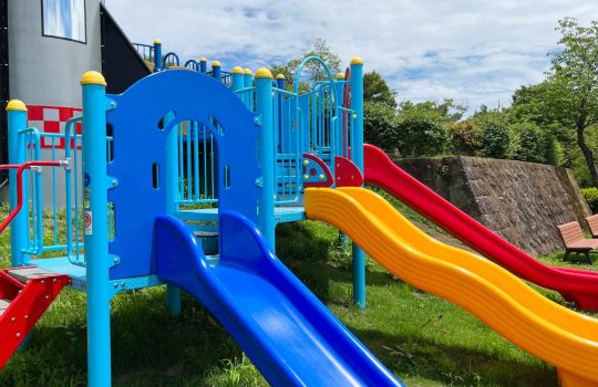 מתקני חצר לילדים2